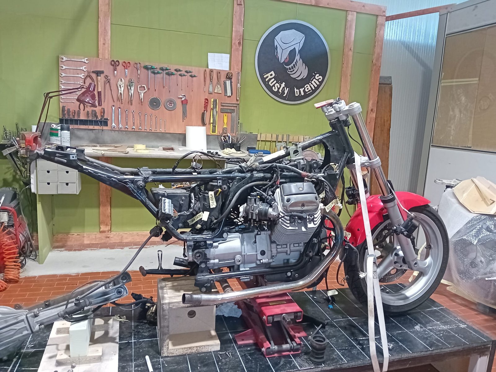 Rusty Brains - We build custom motorbikes.